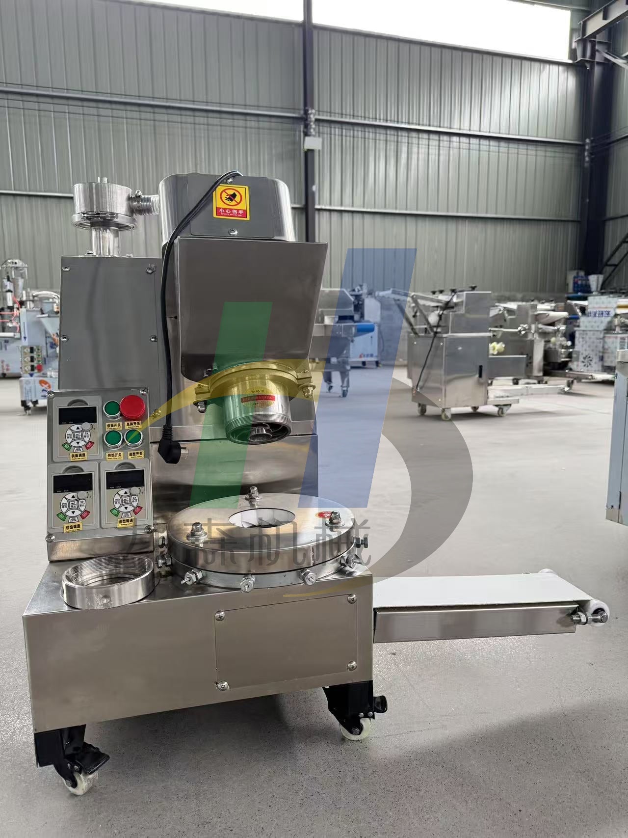 Tabletop Momo Machine